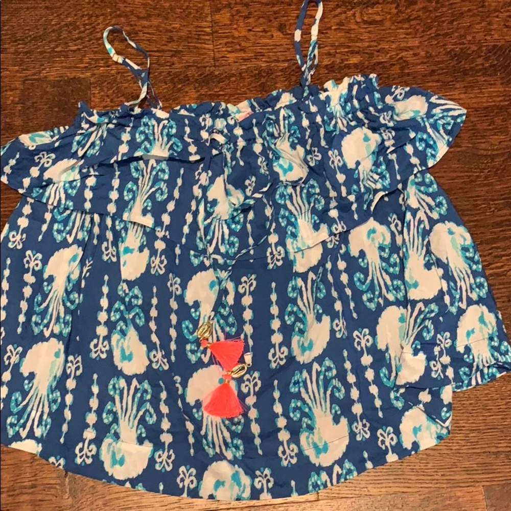 Lilly top size small